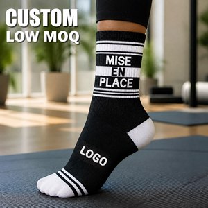 Calcetines Deportivos Negros Personalizados con Logotipo y Franjas Blancas con el Eslogan '<span class=keywords><strong>Mise</strong></span> en <span class=keywords><strong>Place</strong></span>' para Hombre y Mujer, Venta al Por Mayor - Product Image 2