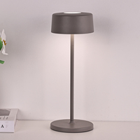 Art Design Hôtel Restaurant Décor Variateur Tactile Lumière Chaude Lampe de Bureau LED en Céramique de Luxe avec Abat-jour en Verre Transparent