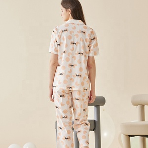 Conjuntos <span class=keywords><strong>de</strong></span> Pijamas <span class=keywords><strong>de</strong></span> Algodón Térmico Personalizados al por Mayor, Camiseta <span class=keywords><strong>de</strong></span> Manga Corta con Cuello en V y Pantalones Largos, Ropa <span class=keywords><strong>de</strong></span> Dormir para Mujer, Tela <span class=keywords><strong>de</strong></span> 180g, Casual - Product Image 5