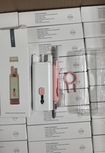 <span class=keywords><strong>Kit</strong></span> <span class=keywords><strong>de</strong></span> Limpieza <span class=keywords><strong>de</strong></span> Teclado, <span class=keywords><strong>Kit</strong></span> <span class=keywords><strong>de</strong></span> Limpieza <span class=keywords><strong>de</strong></span> Electrónicos con Cepillo Grande Retráctil, <span class=keywords><strong>Kit</strong></span> <span class=keywords><strong>de</strong></span> Herramientas Multiusos Portátil 20 en 1 para Teléfonos - Product Image 5