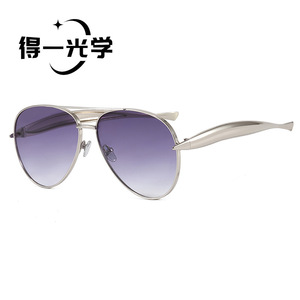 Gafas de sol de aviador con montura metálica y protección UV400 para mujer, para conducir al aire libre y ciclismo - Product Image 4