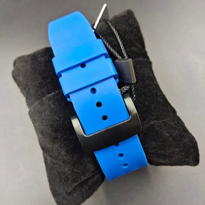 La montre sport pour homme la plus vendue et de haute qualité, chronographe tachymètre dateur en fibre de carbone TPT bleue 6501. - Product Image 5