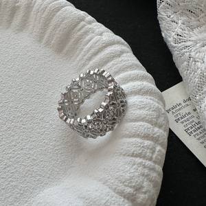 Anillo de Plata de Ley S925, Joyería de Lujo con Patrón Hueco, Anillo de Diamantes Clásico, Simple y Moderno, Disponible al por Mayor - Product Image 4