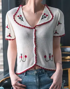 Frauen kurze Strickjacke Pullover weiblich mit Knopf weiß kurzen Pullover V-Ausschnitt Langarm Frauen dünne gestrickte Strickjacke