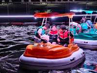 Bateau tamponneur électrique avec lumière LED, bateaux tamponneurs électriques gonflables pour parcs aquatiques et familles