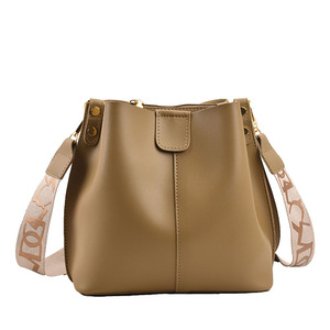 กระเป๋าถือทรงถังใบเล็ก ดีไซน์ใหม่ สำหรับผู้หญิง  กระเป๋าสะพายไหล่  กระเป๋าถือผู้หญิง  กำลังเป็นที่นิยม  แบรนด์ Tanjing - Product Image 6