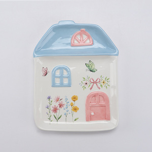 Pot de fleurs en céramique en forme de maison mignonne avec toit en tuiles bleues, porte rose et décor floral – Contenant de <span class=keywords><strong>jardin</strong></span> fantaisie pour plantes d'intérieur - Product Image 2