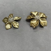 ZSY gros or argent gros 3D acrylique fleurs Patch personnalisé doré perlé Floral Patch Applique accessoires de couture