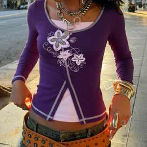 Camiseta de manga larga con cuello en V y bordado floral retro para mujer, estilo ajustado y moderno - Product Image 2