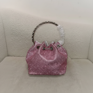 กระเป๋าคลัทช์สำหรับงานเลี้ยงกลางคืนสำหรับผู้หญิง สไตล์งานแต่งงาน ประดับด้วยไข่มุกและดอกไม้สุดทันสมัย กระเป๋าคลัทช์หรูหราพร้อมสายโซ่ - Product Image 1