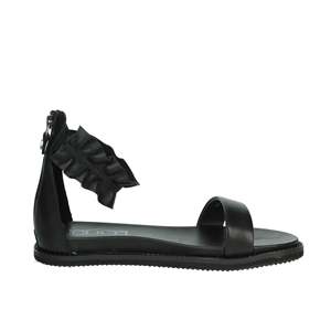 Sandalias Bajas para Mujer Cult, Negras, Planas, con Correa en el Tobillo y Detalle de Volantes - Product Image 4