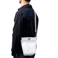 Sac à bandoulière en papier Tyvek à boutons-pression sur mesure avec sangle réglable pour le shopping décontracté en extérieur
