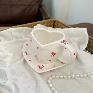 Taza y Plato de Cerámica en Forma de Corazón con Logotipo Personalizable, Diseño Irregular, Taza para Café y Té, Regalo Romántico para San Valentín o Día de la Madre - Product Image 3