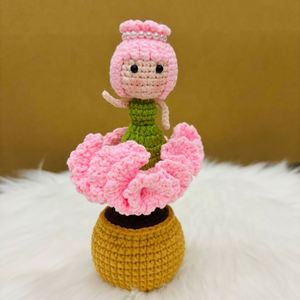 Maceta Decorativa de Ganchillo Hecha a Mano de Alta Calidad con Forma de Carnation Fairy para Navidad, Halloween, Graduación, Día de la Madre - Product Image 1