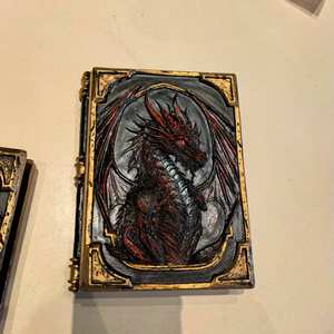 Ежедневник A5 из смолы с тиснением дракона GTB08, красный, в стиле ретро, в твердом переплете, для рождественского подарка, тематический дневник с кинофильмами и декором в виде дракона - Product Image 6