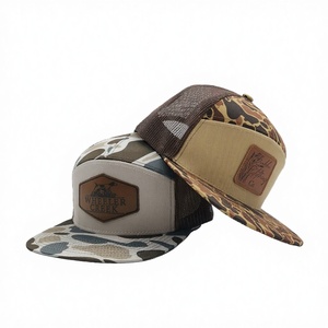 Gorra Trucker de Pesca con 7 Paneles, Diseño de Camuflaje, Bordado de Pez Rojo, Ajustable con Cierre a Presión, Personalizable OEM - Product Image 1