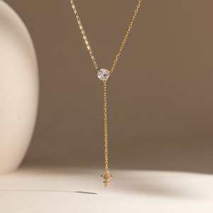 Collar con Cruz de Circonia Blanca Chapada en Oro de 18K de J&D Jewelry, Collar Tipo Y-Lariat de Acero Inoxidable Resistente al Agua, Joyería Religiosa para Mujer - Product Image 4