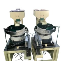 Alimentateur à vis personnalisable avec double cuve vibrante et trémie