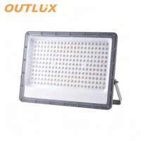 Reflector LED OUTLUX E037 MERAK de 200W, Clasificación IP65, Ángulo de Haz de 90°, Temperatura de Color de 6500K, Garantía de 3 Años