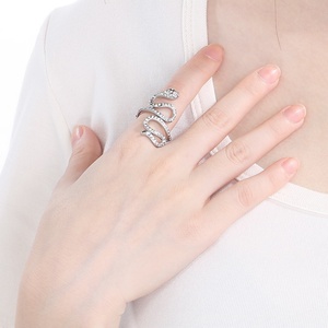 Se Aceptan Dijes Personalizados para la Fabricación de Joyas, Anillo de Acero Inoxidable con Zirconia Cúbica 5A+ en Forma de Serpiente para Mujer - Product Image 3