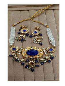 Ensemble de collier en pierres faites à la main de luxe avec boucles d'oreilles assorties, bijoux élégants et tendance pour femmes, pour les occasions spéciales, collection mariage - Product Image 1