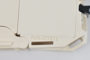 TM5ACTB16 โมดูลเอาต์พุตเทอร์มินัลบล็อก 16 จุด 24VDC - Product Image 2