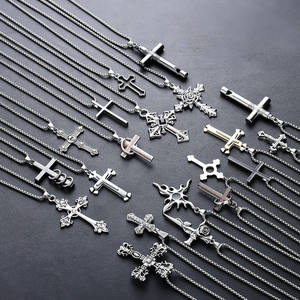 Collana con Ciondolo a Croce Personalizzata Multifunzione per Uomo, Gioielli Gotici alla Moda - Product Image 1