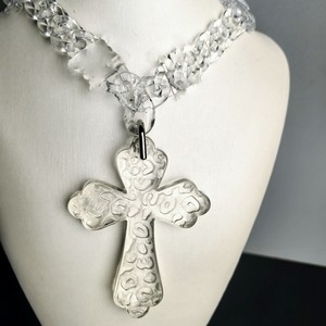 Grand collier pendentif <span class=keywords><strong>croix</strong></span> de jésus personnalisé pour femmes bijoux chrétiens en acrylique transparent <span class=keywords><strong>avec</strong></span> chaînes cubaines plaquées or - Product Image 3