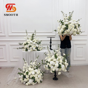 ดอกไม้ประดิษฐ์สำหรับงานแต่งงานบอลทรงกลมสีขาวกุหลาบสีเขียว - Product Image 3