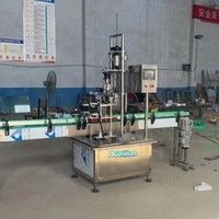 Machines de capsulage automatiques à verrouillage par vis ROPP à tête unique pour les bouteilles de vin en verre de liqueur de couverture en aluminium