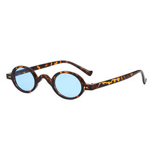 Soldes Exceptionnelles 2020 : Monture de Lunettes Optiques Vintage à Rivets, Lunettes de Soleil Léopard, Petites Lunettes de Soleil Ovales pour Femme - Product Image 5