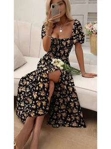 Robe midi florale pour femme, col carré, manches courtes bouffantes, fente latérale, coupe trapèze, décontractée, romantique, pour le bureau - Product Image 2