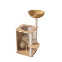 Arbre à chat et lit combinés en bois massif de style japonais OEM avec griffoir compact en sisal pour affûter les griffes et balle jouet pour chat