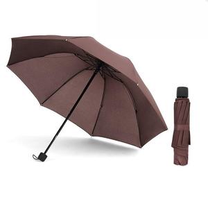 Vente en gros, <span class=keywords><strong>parasol</strong></span> compact et étanche, parapluie pliant à 3 volets, <span class=keywords><strong>parasol</strong></span> pour petits marchés avec impression <span class=keywords><strong>de</strong></span> logo personnalisé, design classique pour adultes - Product Image 5