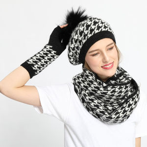 2022 boinas <span class=keywords><strong>de</strong></span> ganchillo hechas <span class=keywords><strong>a</strong></span> mano al por mayor conjunto <span class=keywords><strong>de</strong></span> <span class=keywords><strong>guantes</strong></span> y sombreros <span class=keywords><strong>de</strong></span> bufanda <span class=keywords><strong>de</strong></span> invierno <span class=keywords><strong>de</strong></span> punto - Product Image 1