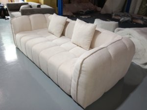 Sofá Seccional Moderno Verde Bouclé con Mechones, Comprimido en Caja, Tres Plazas, Mueble de Sala con Brazos Acolchados - Product Image 6