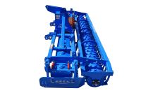 Herse rotative pliante robuste de 4 m à dents verticales pour préparation du sol et semis, pour tracteur