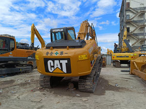 Excavatrice Caterpillar 315D d'occasion avec moteur central et pompe Modèles similaires 313D et 320D - Product Image 5