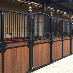Luxe Houten Paardenstal Voor Professionele Stoeterijen Met Aanpasbare Bamboe Paardenstal - Product Image 2