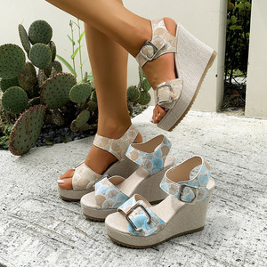 Women Platform Wedge Sandals Wholesale Summer European and American Style Belt Buckle Printed Peep Toe Sandals - Product Image 4