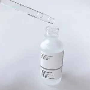 La solution de sérum pour le visage de marque 2024 éclaircit, hydrate et contracte les pores du sérum