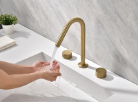 Robinet de lavabo moderne à 3 poignées en cuivre brossé doré avec bec en SUS304 et corps et poignées en cuivre, pour salle de bain