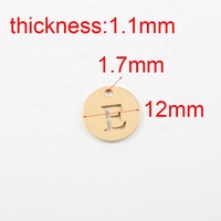 Acier inoxydable poli miroir 12mm breloques lettres alphabet creuses