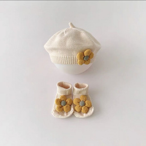 Ensemble <span class=keywords><strong>bonnet</strong></span> et chaussettes mignons pour bébés filles printemps-automne, motif floral tricoté, idéal pour les occasions décontractées - Product Image 3