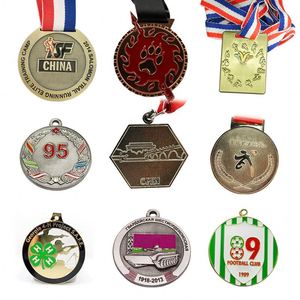 Medalla de correr de fútbol de metal dorado 5K personalizada con cinta, Medalla deportiva personalizada, fabricante de maratón personalizado, medallas a medida - Product Image 6