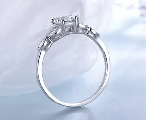 Aliança de prata esterlina 925 para mulheres, anel clássico simples de diamante branco banhado a ouro, design elegante de noivado para casais