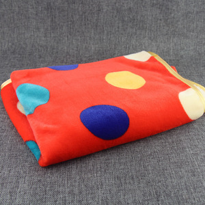 Pet Blanket Coral Fleece 60x90cm <b>Soft</b> Warm <b>Dog</b> Mat Polka Dot Pattern For <b>Dogs</b> - Product Image 4
