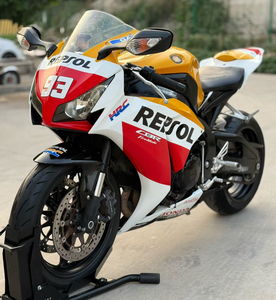 La meilleure CBR1000RR de <span class=keywords><strong>2006</strong></span>, avec 80 % d'éléments neufs et de pièces d'occasion - Product Image 4