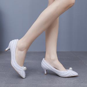 <span class=keywords><strong>5</strong></span> <span class=keywords><strong>cm</strong></span> nouvelle tendance blanc <span class=keywords><strong>Beige</strong></span> luxe pompes chaussures de mariage pour mariée femmes mariée <span class=keywords><strong>talon</strong></span> aiguille bout fermé pompes avec perle - Product Image 5