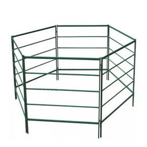 Barrière de sécurité pour portail de ferme de style industriel, panneaux de clôture extérieurs coulissants, treillis en fil d'acier, hauteur de 6 pieds, cadre en acier peint - Product Image 1